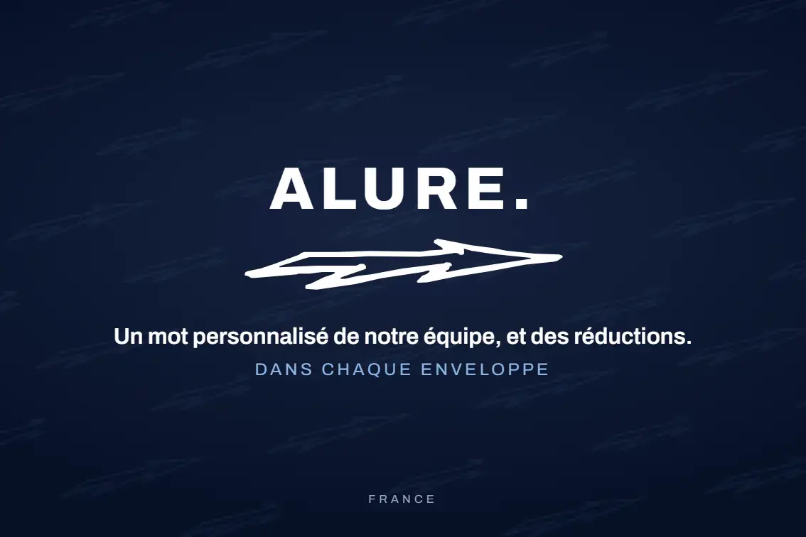 Le dos de la carte glissée dans chaque enveloppe, au nom d'Alure.